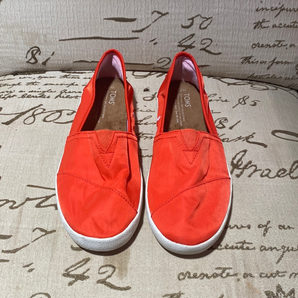 Toms